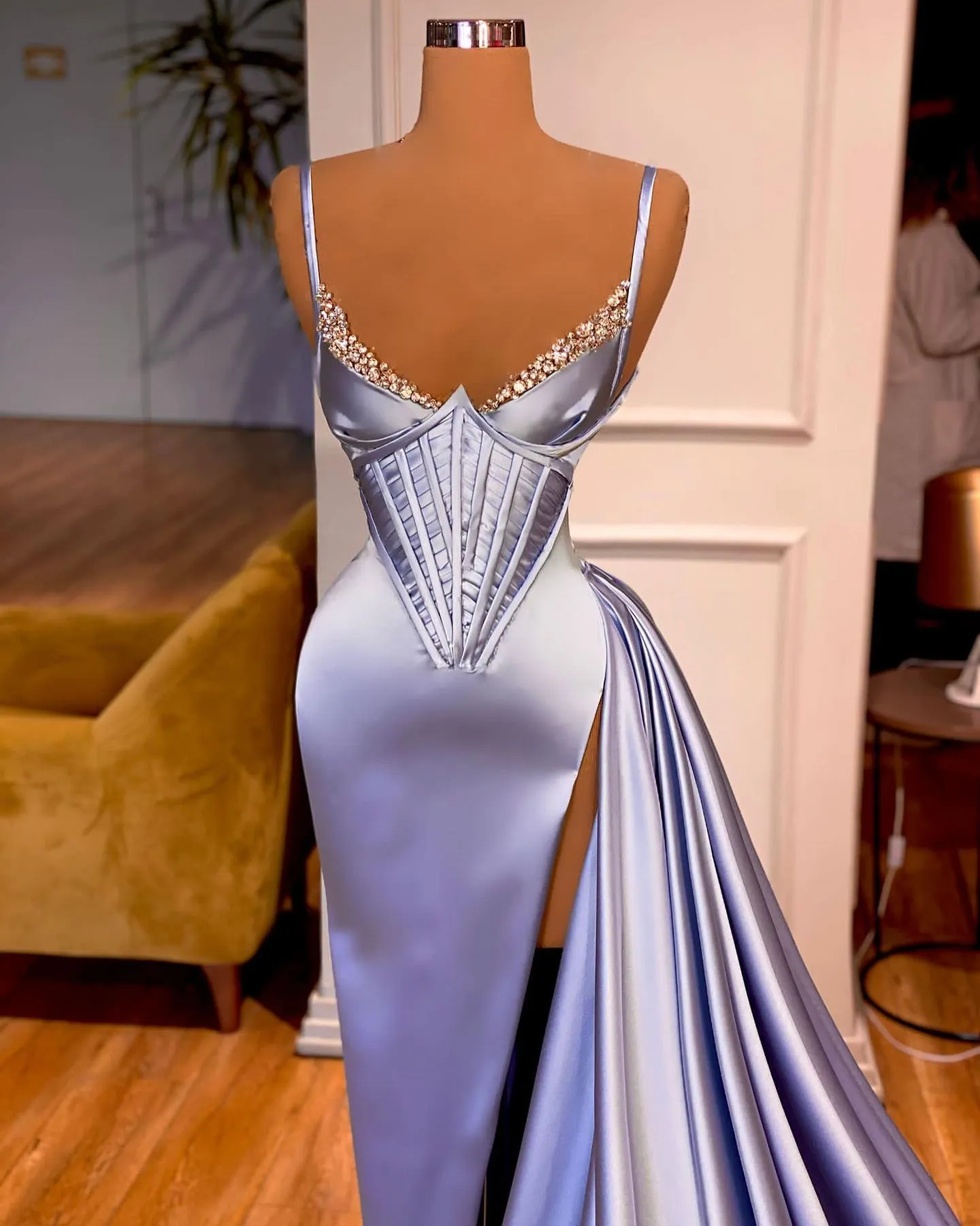 Elegant Split Front Sleeveless V-neck Spaghetti Strap Prom Dress