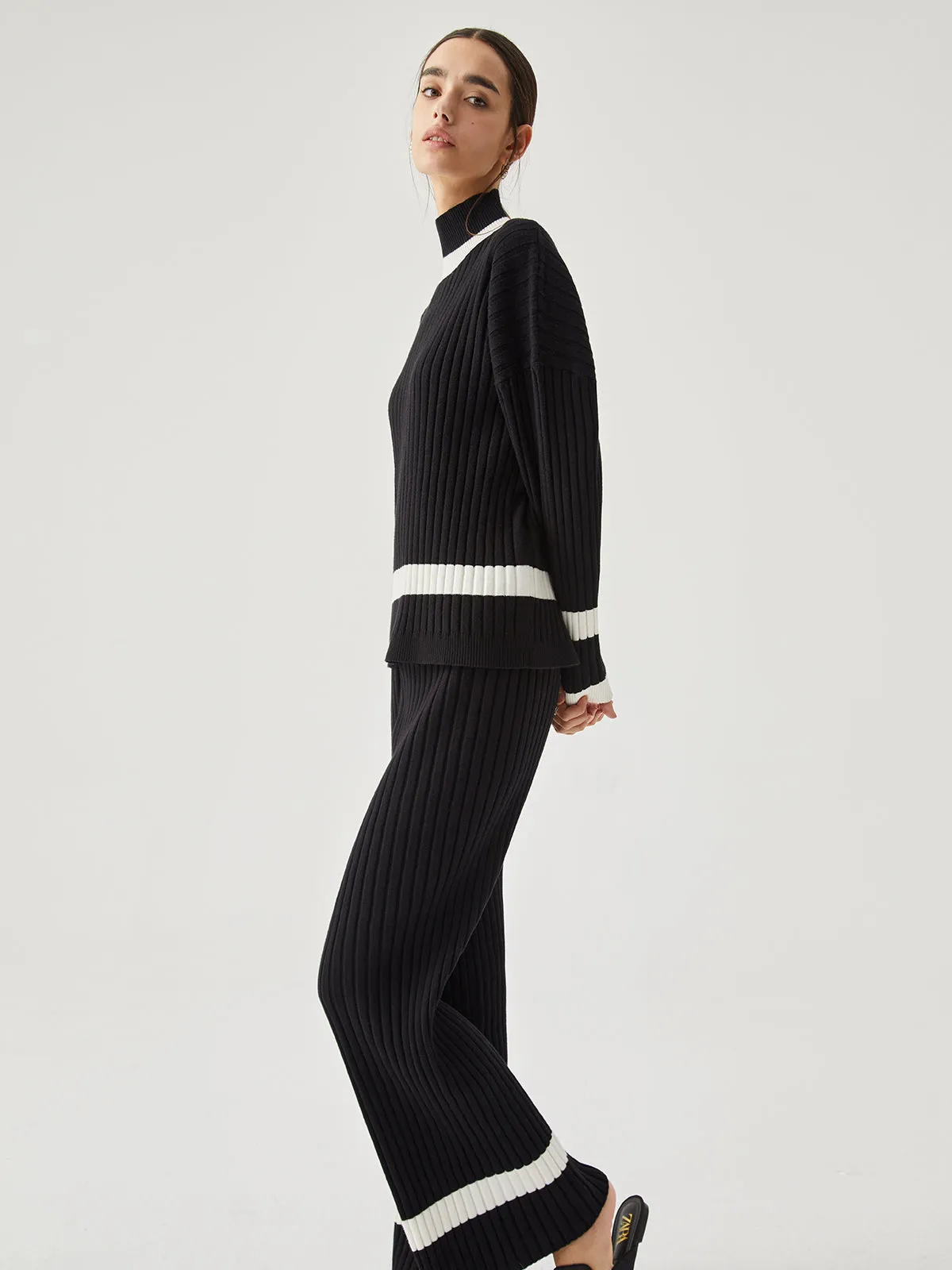 Ribbed Knit Contrast Trendy Trim Mock Neck Sweater