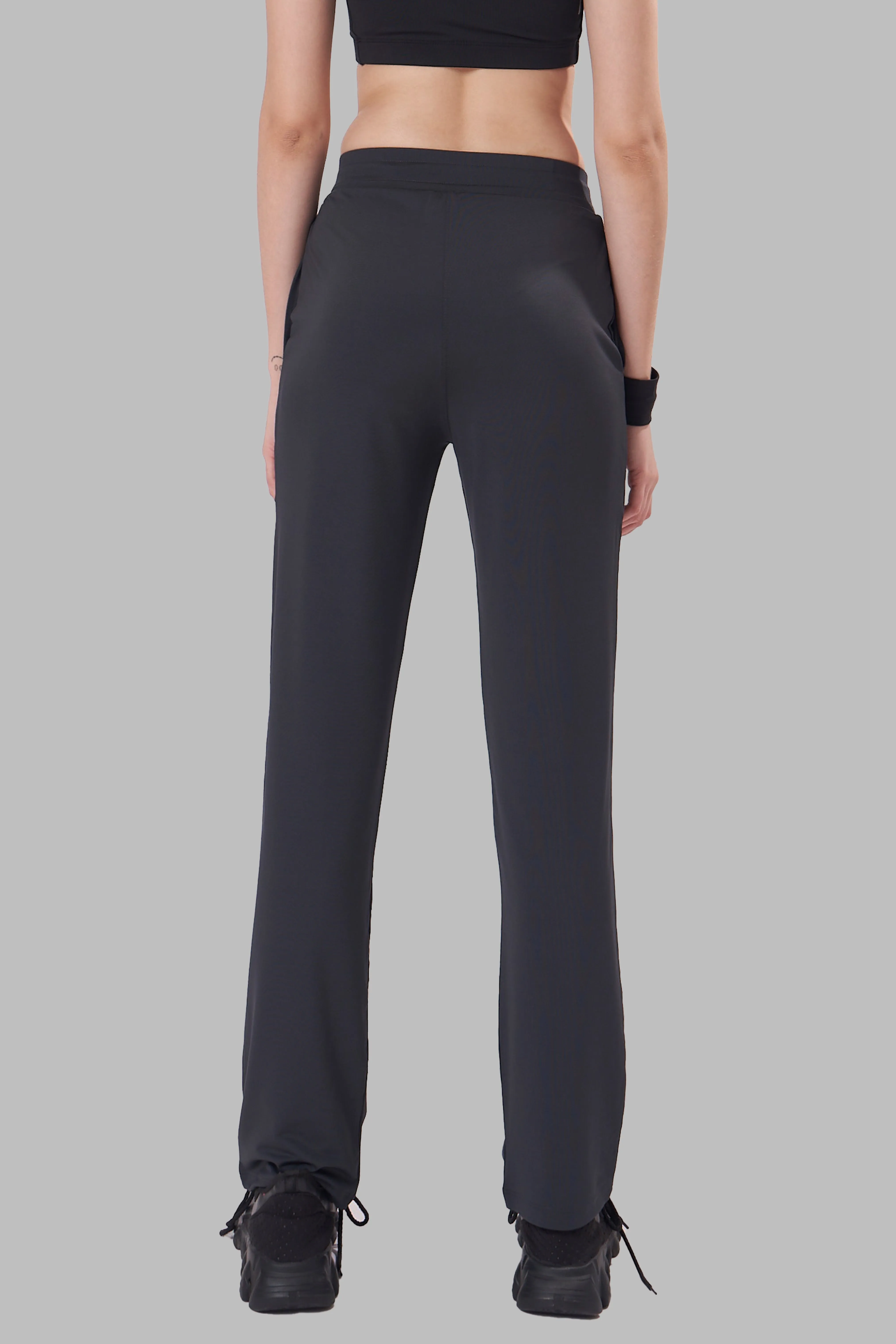 STYLISH WOMEN'S FULL-LENGTH TRACK PANTS WITH SIDE POCKETS