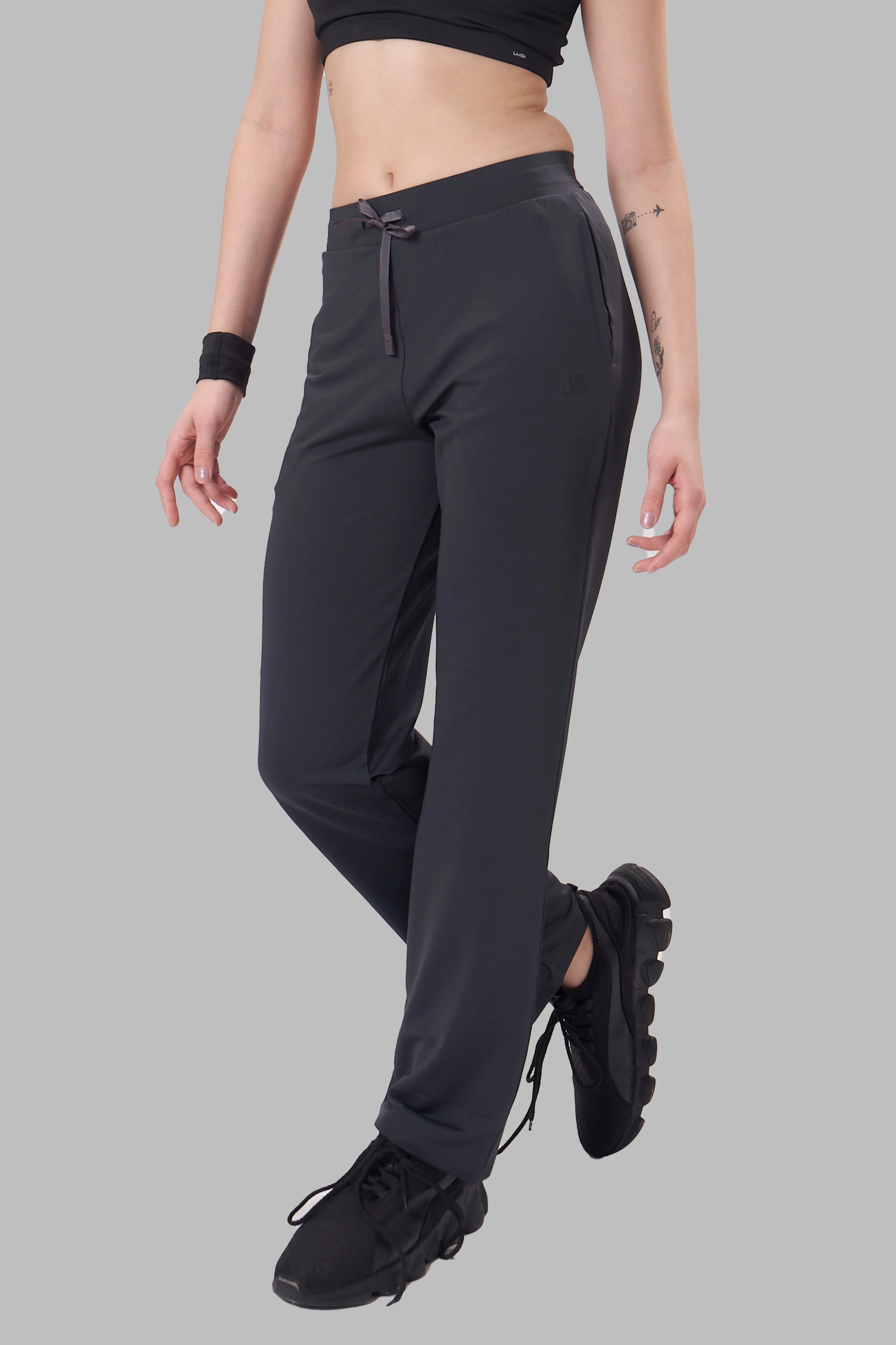 STYLISH WOMEN'S FULL-LENGTH TRACK PANTS WITH SIDE POCKETS